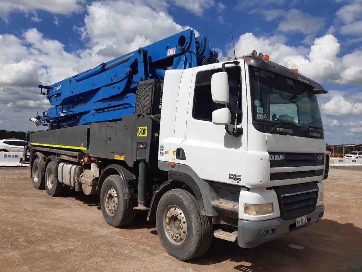 42m Junjin Flowcrete JXZR42-5.16HP boom pump on a DAF truck
