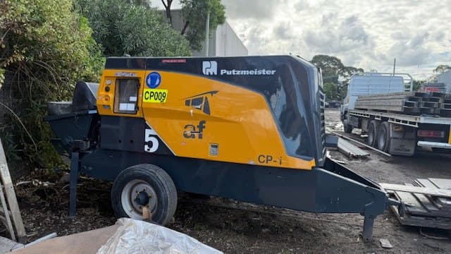 Trailer-mounted line pump P007